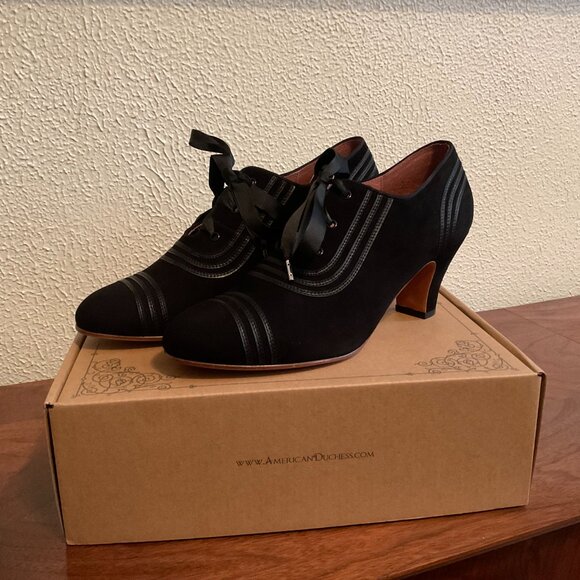 Black Crushed Velvet New Nada Heels | Rupert Sanderson American Duchess Claremont Heels in Black